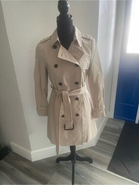 LIKE NEW ✨ Roem Classic Belted Trench Coat - Size S (RMJH612100)